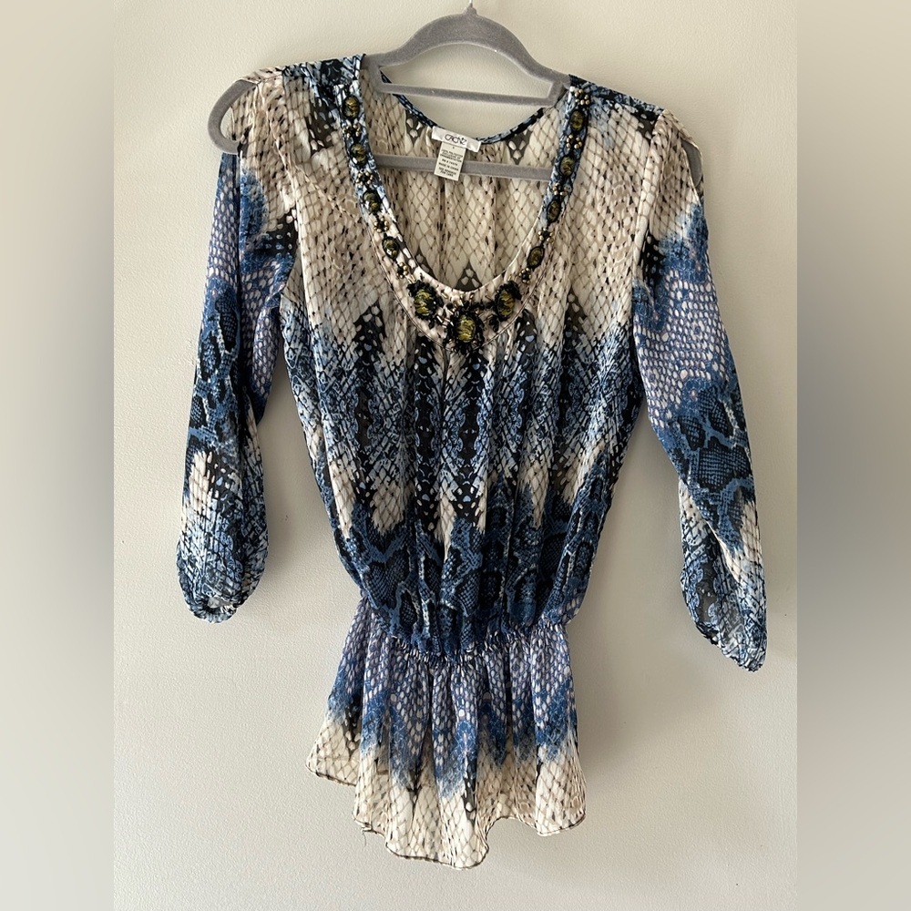 Caché Blue Snakeskin Print Peplum Blouse Size Small Beaded Scoop Neck 3/4 Sleeve - Picture 7 of 13